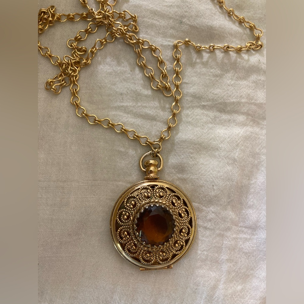 Vintage Locket‎ Pendant Necklace with Brown Colored Rhinestone